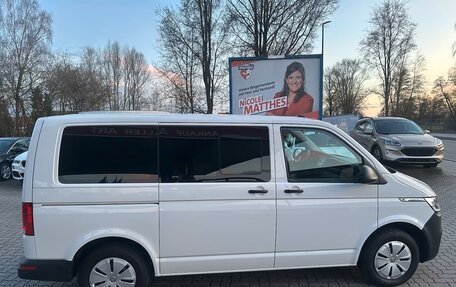 Volkswagen Caravelle T6 рестайлинг, 2022 год, 3 690 000 рублей, 4 фотография