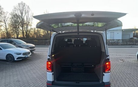 Volkswagen Caravelle T6 рестайлинг, 2022 год, 3 690 000 рублей, 11 фотография