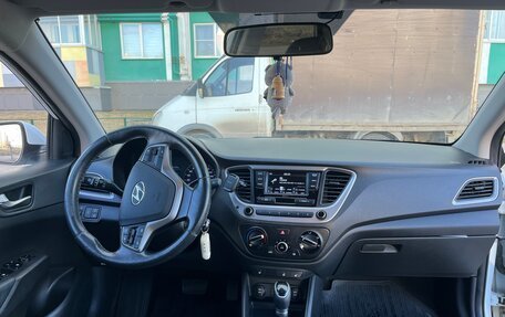 Hyundai Solaris II рестайлинг, 2018 год, 1 350 000 рублей, 5 фотография