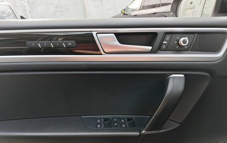 Volkswagen Touareg III, 2016 год, 3 263 000 рублей, 14 фотография