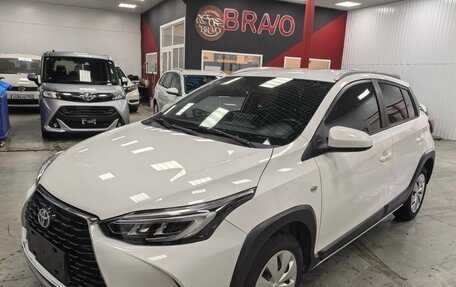 Toyota Yaris, 2022 год, 1 350 000 рублей, 3 фотография