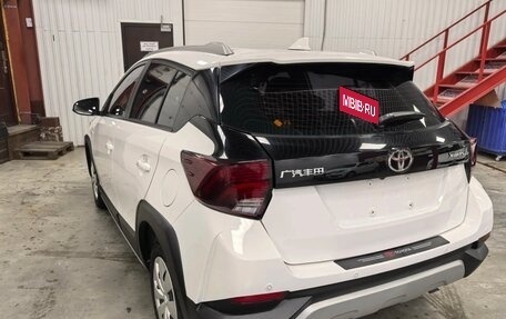 Toyota Yaris, 2022 год, 1 350 000 рублей, 9 фотография