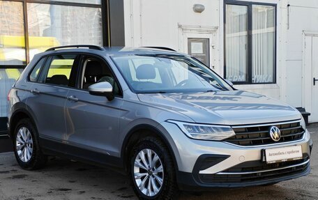 Volkswagen Tiguan II, 2021 год, 2 350 000 рублей, 3 фотография