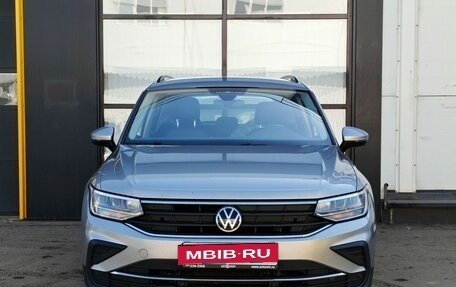 Volkswagen Tiguan II, 2021 год, 2 350 000 рублей, 2 фотография