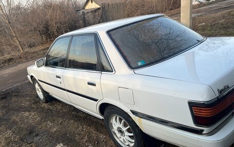 Toyota Camry, 1986 год, 315 000 рублей, 2 фотография