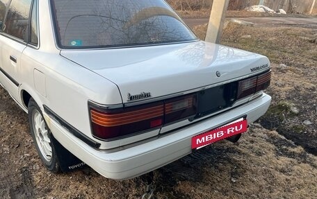 Toyota Camry, 1986 год, 315 000 рублей, 3 фотография