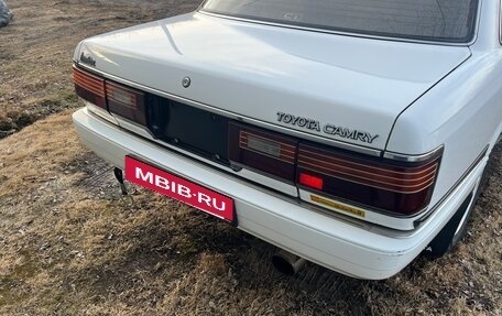 Toyota Camry, 1986 год, 315 000 рублей, 8 фотография