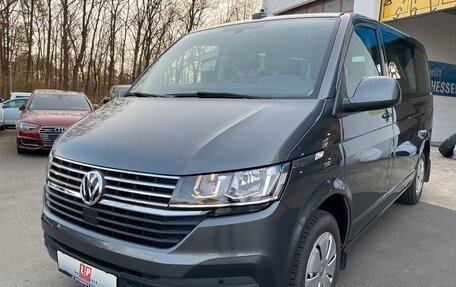 Volkswagen Caravelle T6 рестайлинг, 2022 год, 4 385 000 рублей, 2 фотография