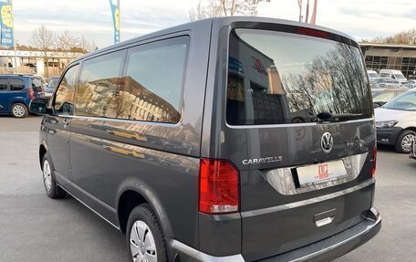 Volkswagen Caravelle T6 рестайлинг, 2022 год, 4 385 000 рублей, 4 фотография