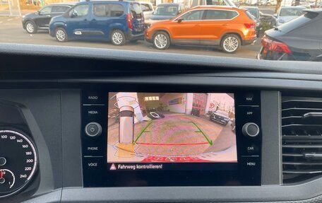 Volkswagen Caravelle T6 рестайлинг, 2022 год, 4 385 000 рублей, 16 фотография