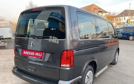 Volkswagen Caravelle T6 рестайлинг, 2022 год, 4 385 000 рублей, 3 фотография