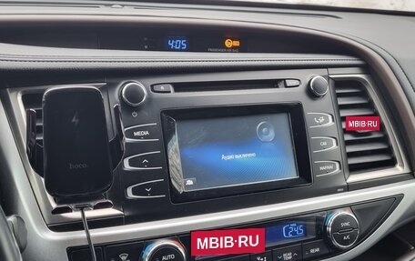 Toyota Highlander III, 2015 год, 3 300 000 рублей, 18 фотография