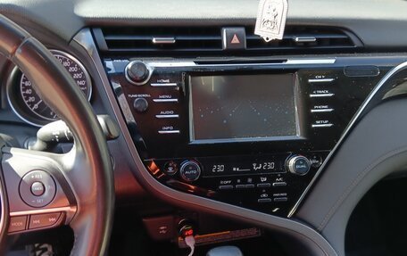 Toyota Camry, 2018 год, 2 450 000 рублей, 5 фотография