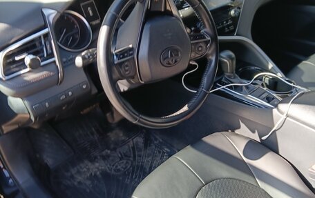 Toyota Camry, 2018 год, 2 450 000 рублей, 4 фотография