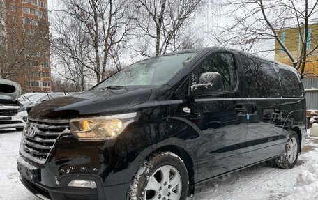 Hyundai Grand Starex Grand Starex I рестайлинг 2, 2019 год, 3 900 000 рублей, 3 фотография