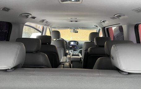 Hyundai Grand Starex Grand Starex I рестайлинг 2, 2019 год, 3 900 000 рублей, 10 фотография