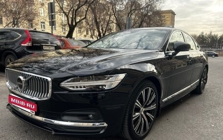 Volvo S90 II рестайлинг, 2021 год, 3 900 000 рублей, 2 фотография
