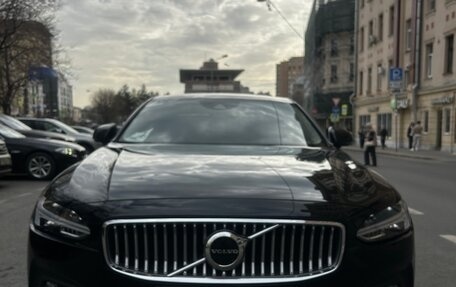 Volvo S90 II рестайлинг, 2021 год, 3 900 000 рублей, 3 фотография