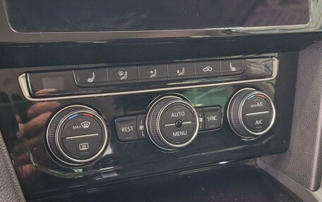 Volkswagen Passat B8 рестайлинг, 2018 год, 1 850 000 рублей, 10 фотография