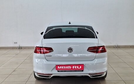 Volkswagen Passat B8 рестайлинг, 2018 год, 1 850 000 рублей, 5 фотография