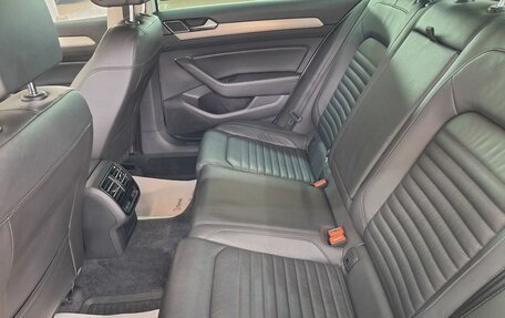 Volkswagen Passat B8 рестайлинг, 2018 год, 1 850 000 рублей, 16 фотография