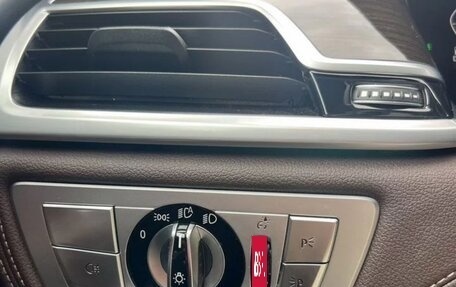 BMW 7 серия, 2019 год, 6 000 000 рублей, 16 фотография