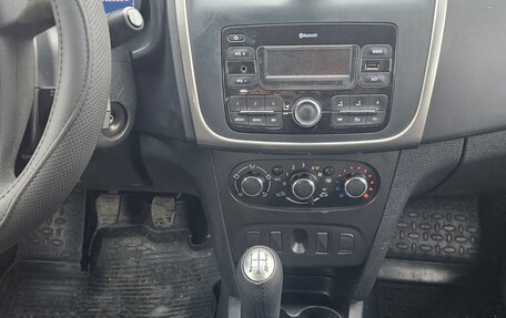 Renault Logan II, 2018 год, 500 000 рублей, 6 фотография