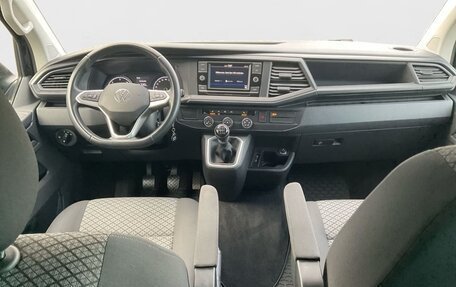 Volkswagen Multivan T6 рестайлинг, 2022 год, 4 550 000 рублей, 10 фотография