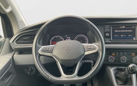 Volkswagen Multivan T6 рестайлинг, 2022 год, 4 550 000 рублей, 9 фотография
