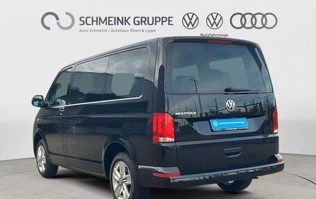 Volkswagen Multivan T6 рестайлинг, 2022 год, 4 550 000 рублей, 8 фотография