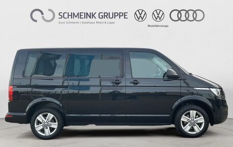 Volkswagen Multivan T6 рестайлинг, 2022 год, 4 550 000 рублей, 5 фотография