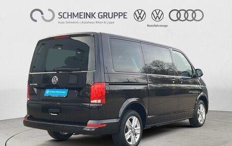 Volkswagen Multivan T6 рестайлинг, 2022 год, 4 550 000 рублей, 7 фотография