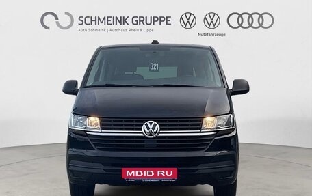 Volkswagen Multivan T6 рестайлинг, 2022 год, 4 550 000 рублей, 3 фотография