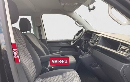 Volkswagen Multivan T6 рестайлинг, 2022 год, 4 550 000 рублей, 12 фотография