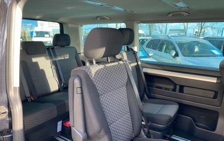 Volkswagen Multivan T6 рестайлинг, 2022 год, 4 550 000 рублей, 15 фотография