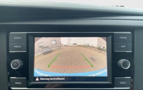 Volkswagen Multivan T6 рестайлинг, 2022 год, 4 550 000 рублей, 17 фотография