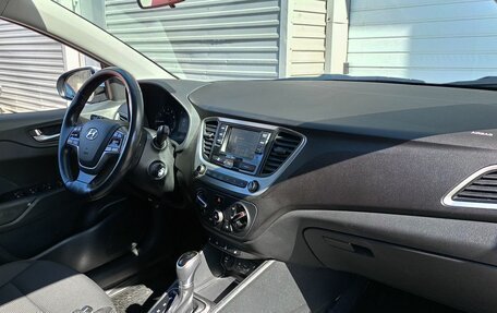 Hyundai Solaris II рестайлинг, 2017 год, 1 241 000 рублей, 11 фотография