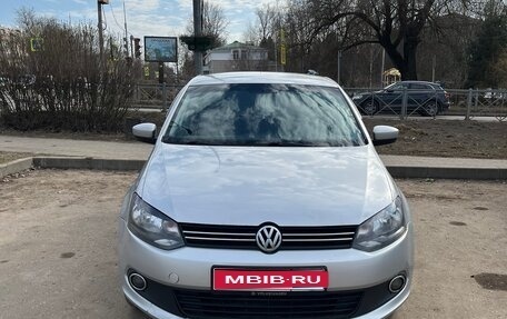 Volkswagen Polo VI (EU Market), 2012 год, 750 000 рублей, 1 фотография