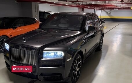 Rolls-Royce Cullinan, 2019 год, 25 000 000 рублей, 2 фотография