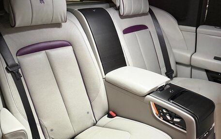 Rolls-Royce Cullinan, 2019 год, 25 000 000 рублей, 6 фотография