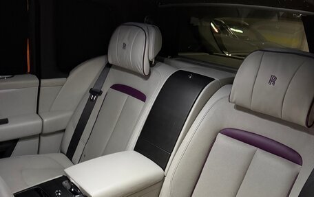 Rolls-Royce Cullinan, 2019 год, 25 000 000 рублей, 7 фотография