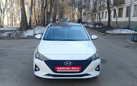 Hyundai Solaris II рестайлинг, 2021 год, 1 485 000 рублей, 2 фотография