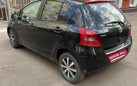 Toyota Yaris III рестайлинг, 2008 год, 275 000 рублей, 4 фотография