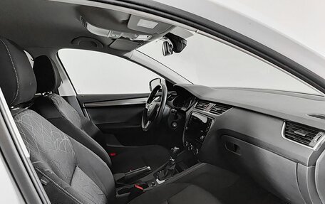 Skoda Octavia, 2018 год, 1 850 000 рублей, 13 фотография