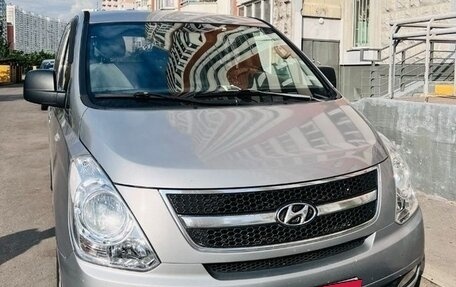 Hyundai Grand Starex Grand Starex I рестайлинг 2, 2015 год, 1 965 000 рублей, 1 фотография