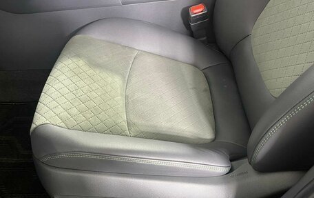 Toyota RAV4, 2025 год, 4 244 000 рублей, 11 фотография