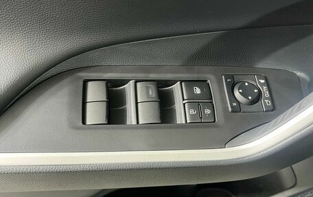 Toyota RAV4, 2025 год, 4 244 000 рублей, 27 фотография