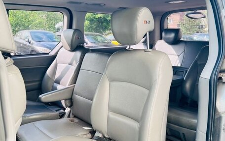 Hyundai Grand Starex Grand Starex I рестайлинг 2, 2015 год, 1 965 000 рублей, 3 фотография