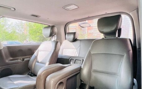 Hyundai Grand Starex Grand Starex I рестайлинг 2, 2015 год, 1 965 000 рублей, 7 фотография