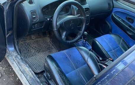 Mitsubishi Carisma I, 2000 год, 120 000 рублей, 8 фотография